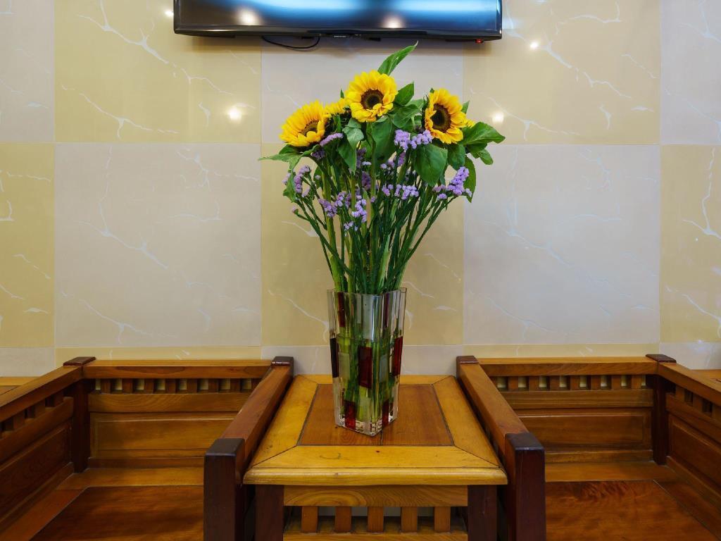 Bich Duyen Hotel Хошимин Экстерьер фото