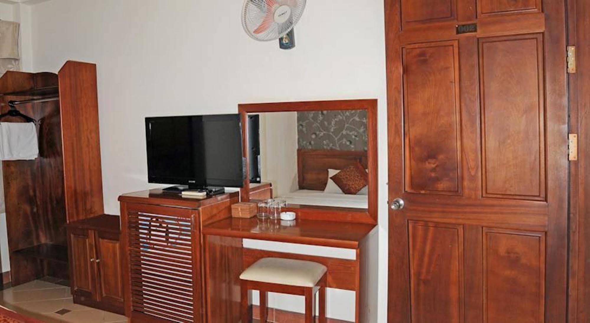 Bich Duyen Hotel Хошимин Экстерьер фото